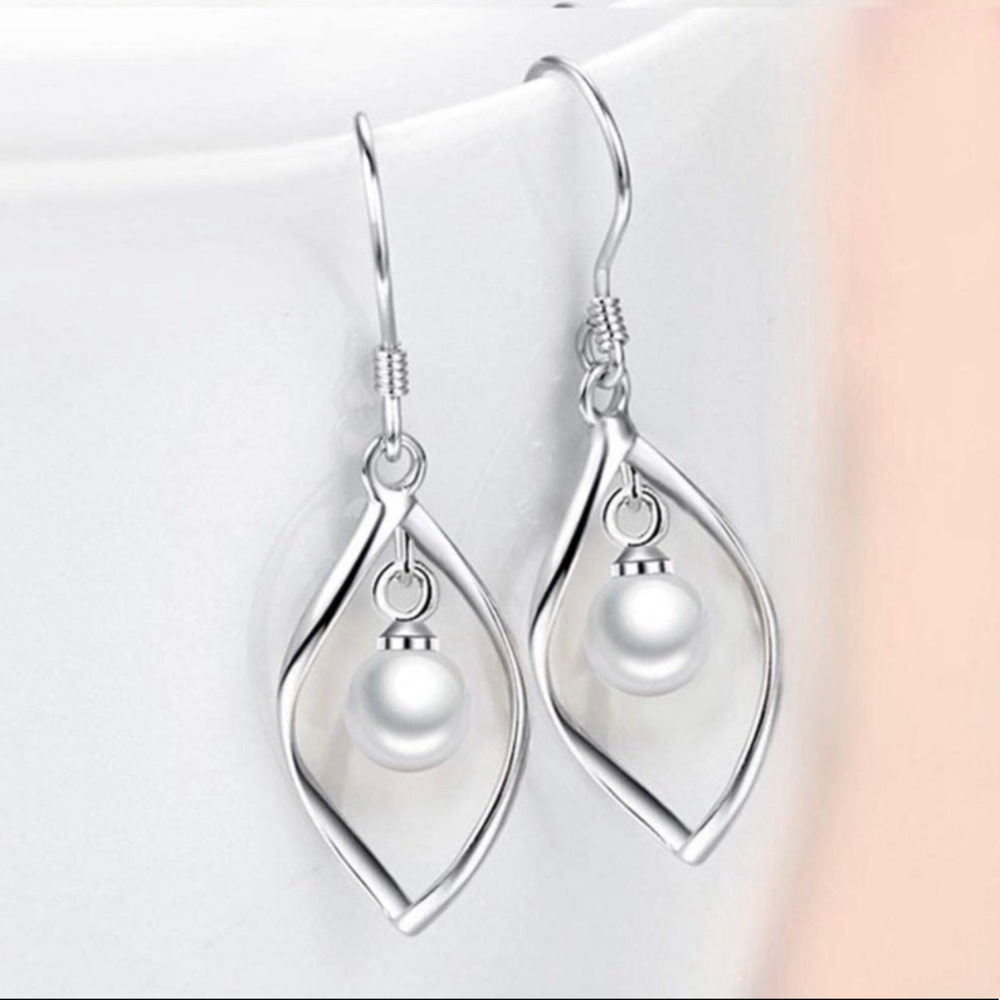Elegant Simulated Pearl Drop Earrings